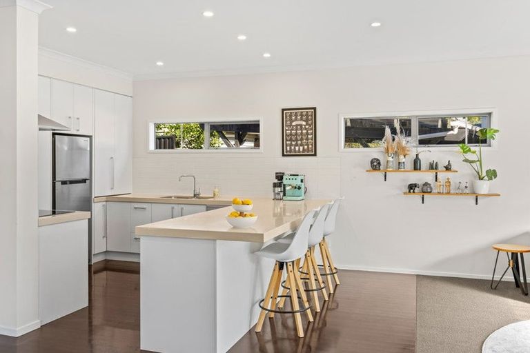Photo of property in 7a Justin Place, Te Atatu Peninsula, Auckland, 0610