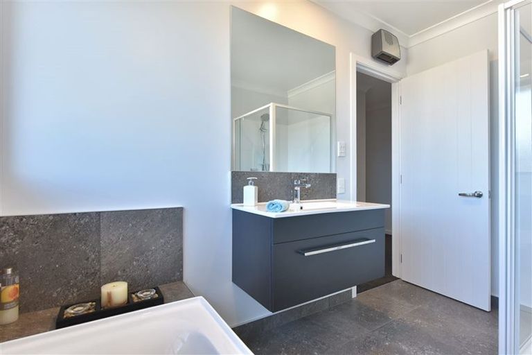 Photo of property in 63 Willowside Place, Amberley, 7410