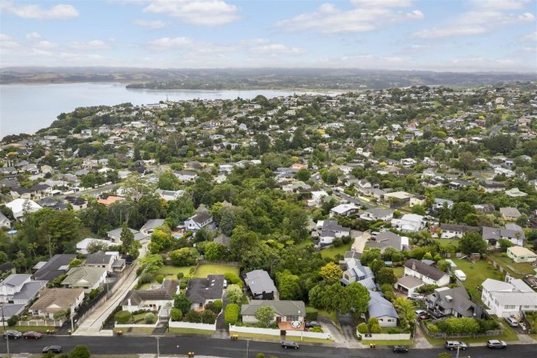 Photo of property in 24a Alexander Street, Cockle Bay, Auckland, 2014