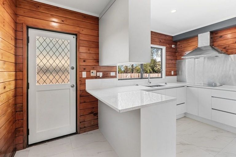 Photo of property in 117 Botany Road, Botany Downs, Auckland, 2010