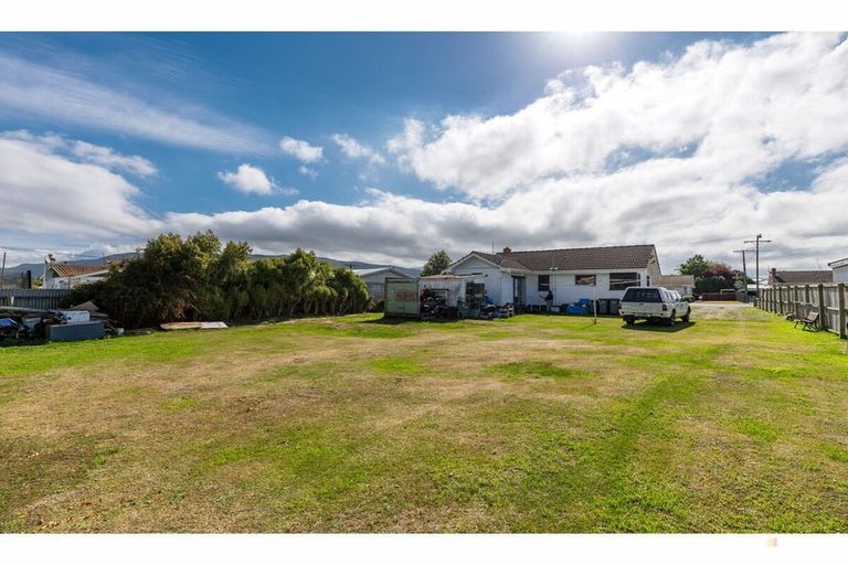 Photo of property in 15 Moorhouse Street, Waimate, 7924
