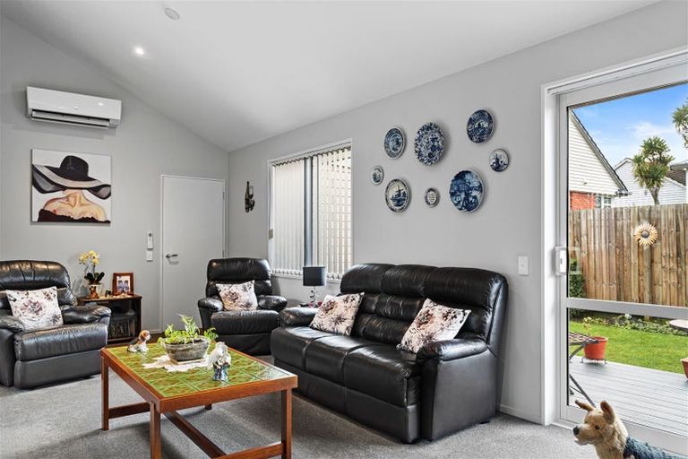 Photo of property in 2/78 Marshland Road, Shirley, Christchurch, 8061