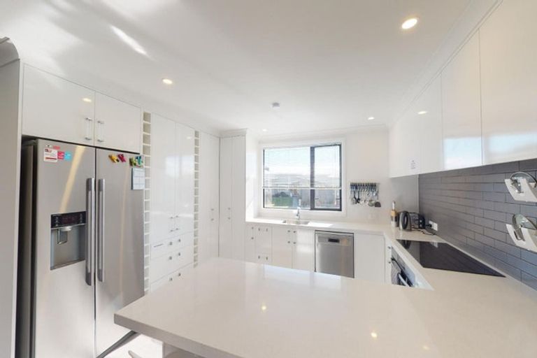 Photo of property in 8 Silicon Way, Fitzherbert, Palmerston North, 4410