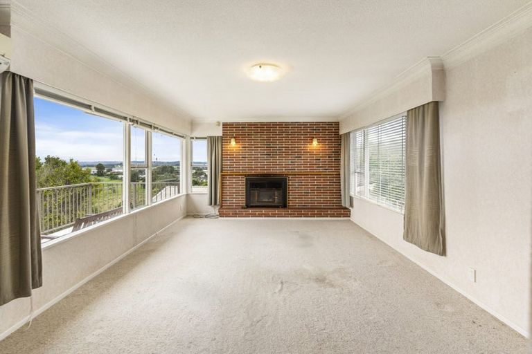 Photo of property in 462 Don Buck Road, Massey, Auckland, 0614