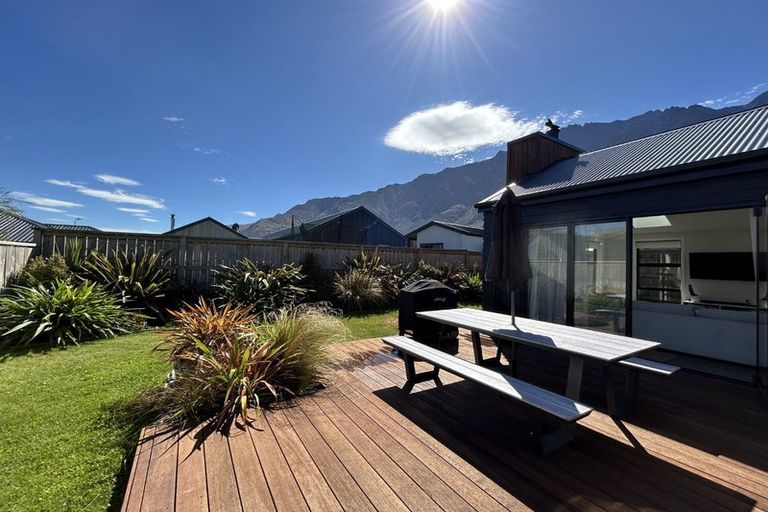 Photo of property in 30 Coopworth Road, Jacks Point, 9371