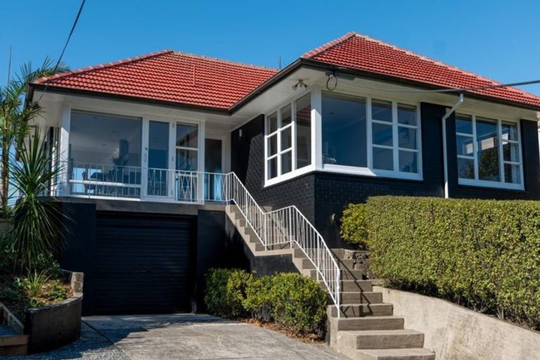 Photo of property in 39 Sylvan Avenue, Northcote, Auckland, 0627