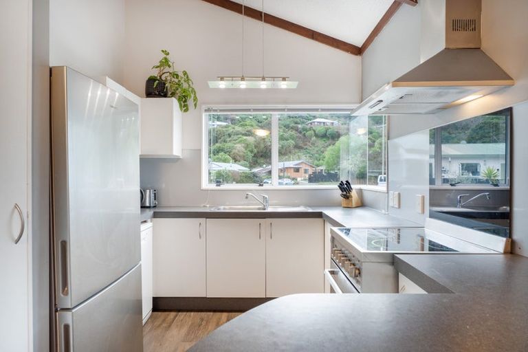 Photo of property in 11 Tulsa Grove, Totara Park, Upper Hutt, 5018