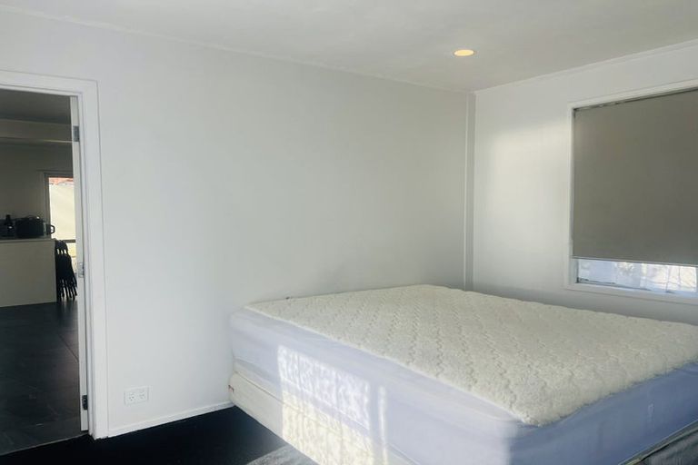 Photo of property in 61 Powrie Street, Glenfield, Auckland, 0629