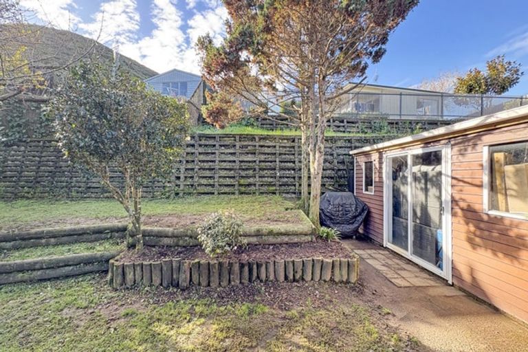 Photo of property in 69b Hartford Crescent, Totara Park, Upper Hutt, 5018