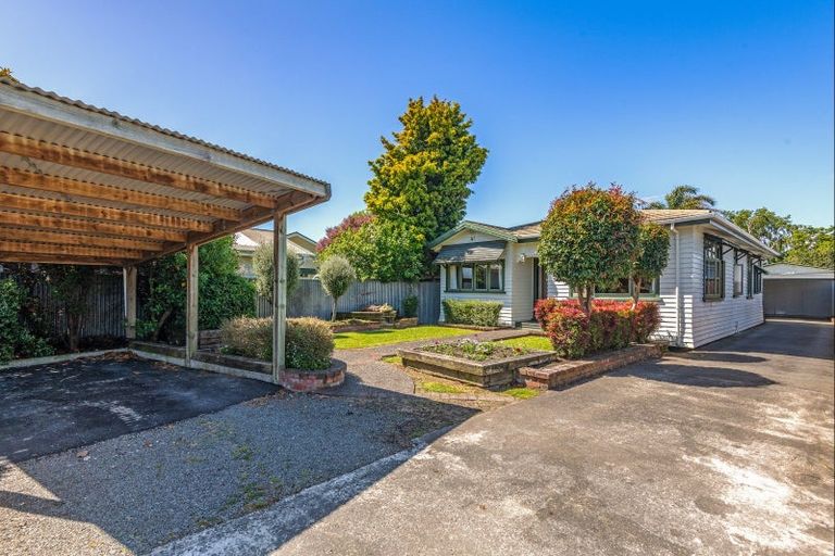 Photo of property in 27 Thomson Street, West End, Palmerston North, 4412