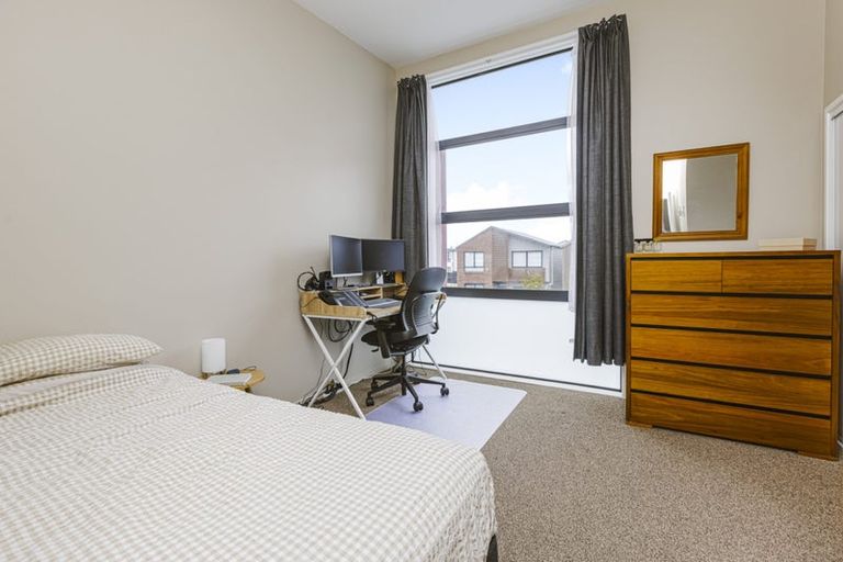 Photo of property in 12 Dignity Street, Papakura, 2110