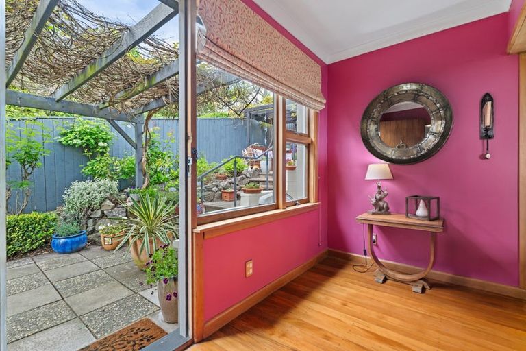 Photo of property in 1/15 Karitane Drive, Cashmere, Christchurch, 8022