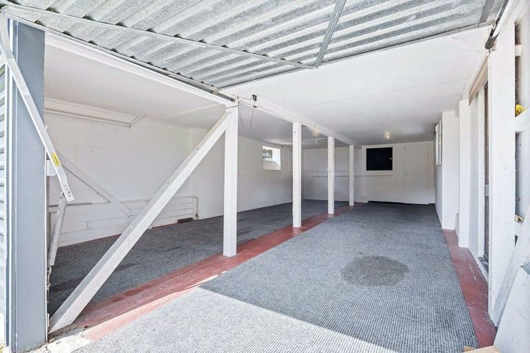 Photo of property in 15a Ngahere Views, Orewa, 0931