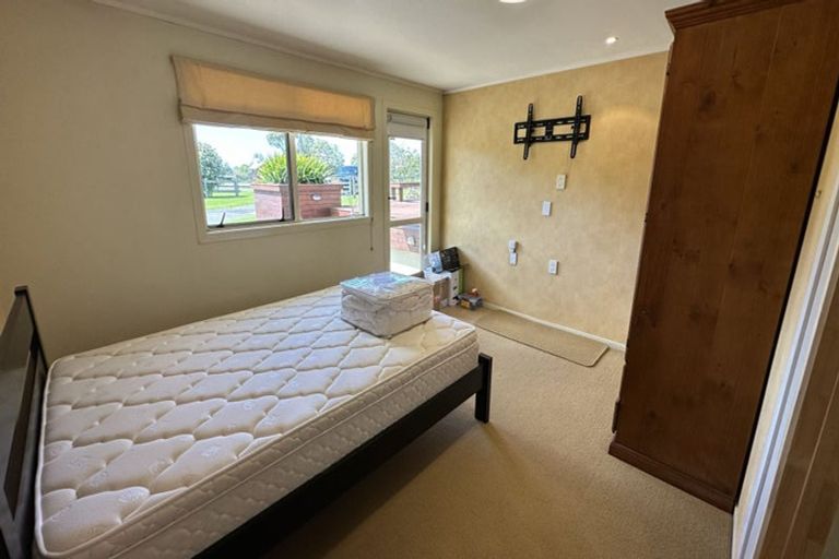 Photo of property in 35 Monument Road, Clevedon, Papakura, 2582