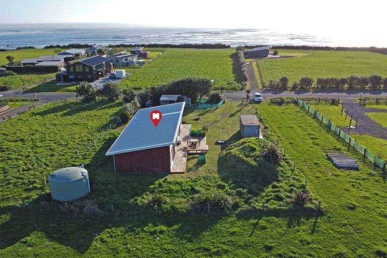 Photo of property in 62 Anglers Avenue, Warea, New Plymouth, 4381