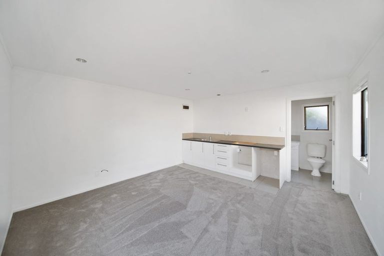 Photo of property in 12 Ronald Place, Manurewa, Auckland, 2102