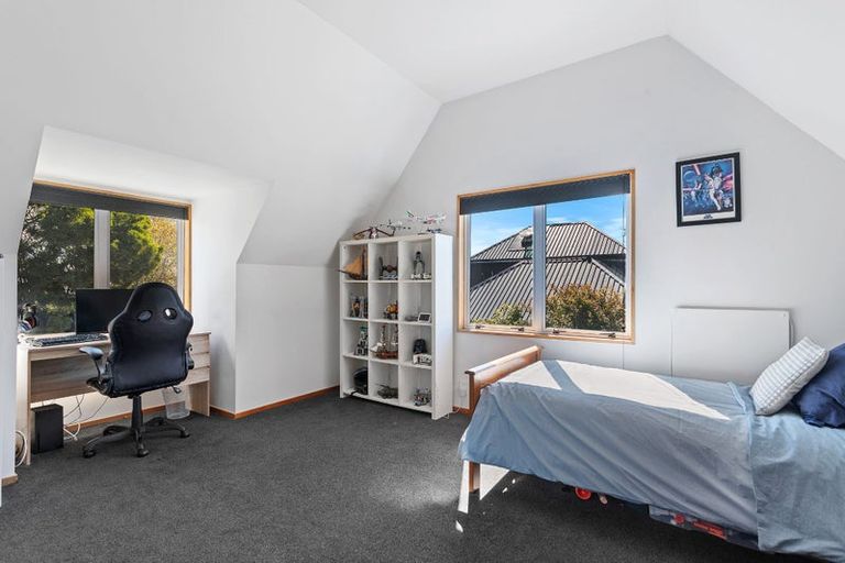Photo of property in 18 Pyatt Place, Redwood, Christchurch, 8051