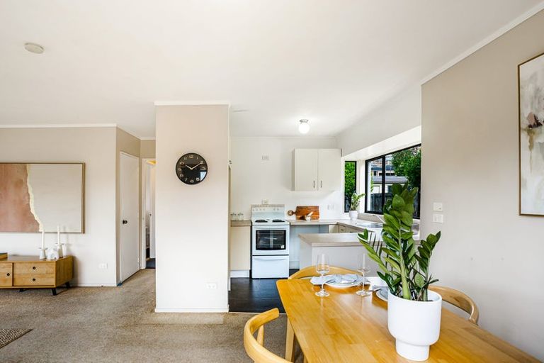 Photo of property in 10 Carillon Place, Massey, Auckland, 0614