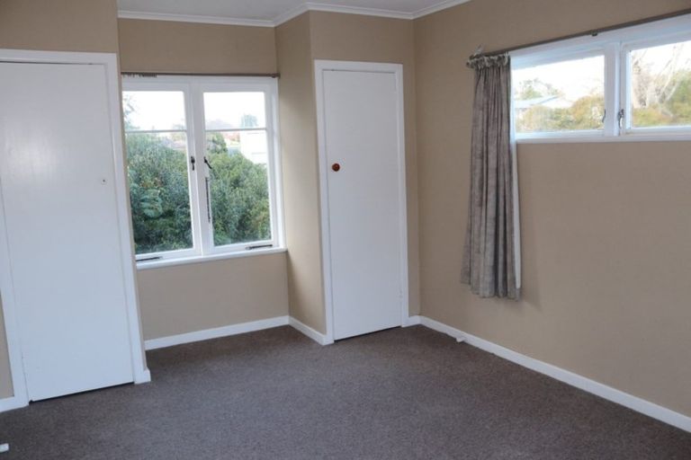 Photo of property in 27 Glenfern Road, Mellons Bay, Auckland, 2014