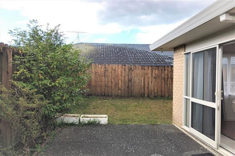 Photo of property in 15 Attymon Lane, East Tamaki, Auckland, 2016