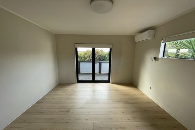 Photo of property in 49a Springfield Road, Morningside, Auckland, 1022