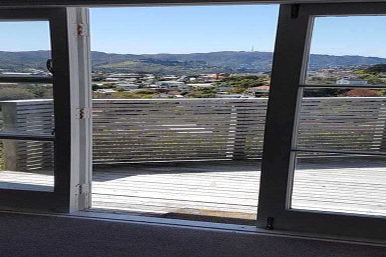 Photo of property in 3 Voltaire Street, Karori, Wellington, 6012