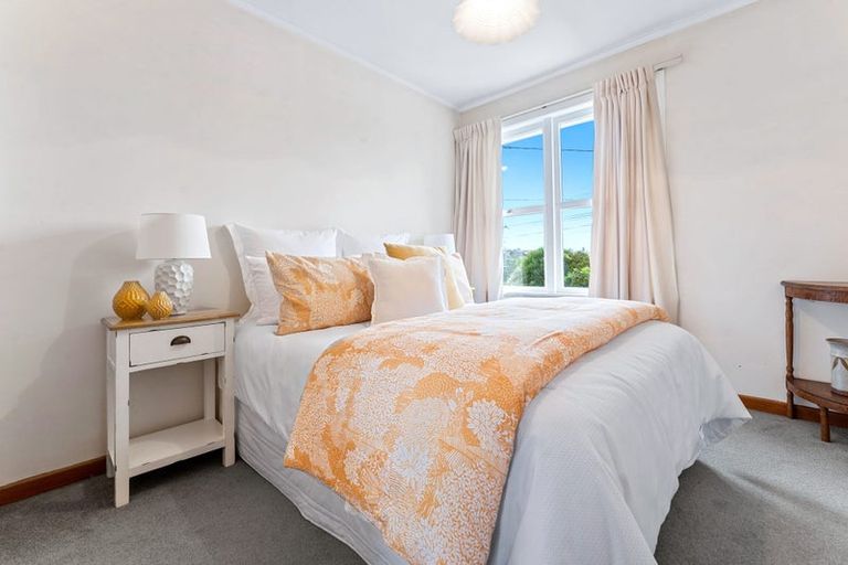 Photo of property in 1/108 Forrest Hill Road, Forrest Hill, Auckland, 0620