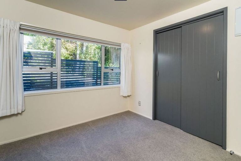 Photo of property in 40 Marine Parade, Macandrew Bay, Dunedin, 9014