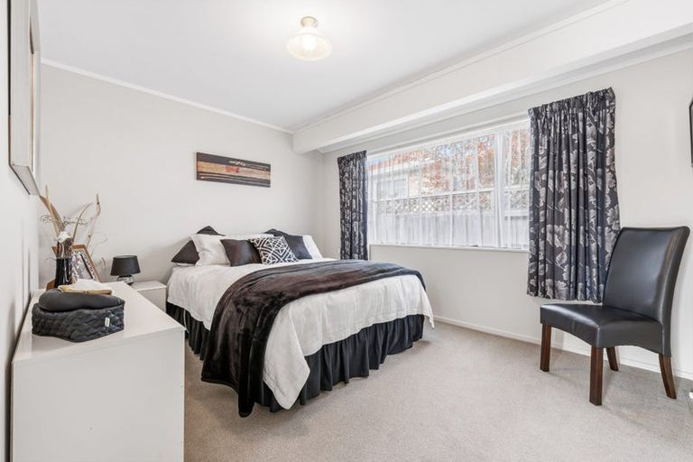 Photo of property in 72 Marina View Drive, West Harbour, Auckland, 0618