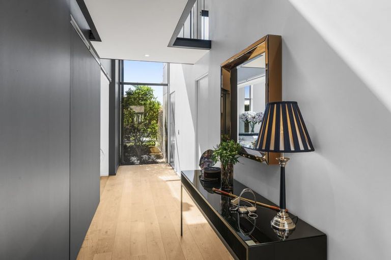 Photo of property in 100 Glandovey Road, Fendalton, Christchurch, 8052