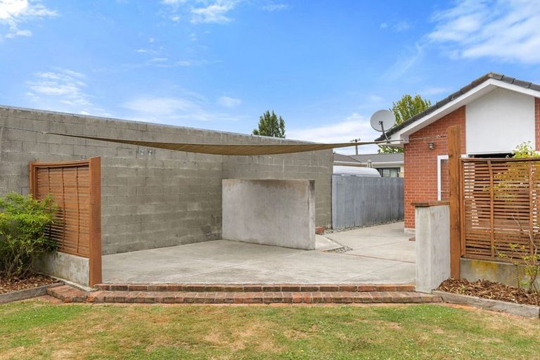 Photo of property in 33 Wingate Street, Redwood, Christchurch, 8051