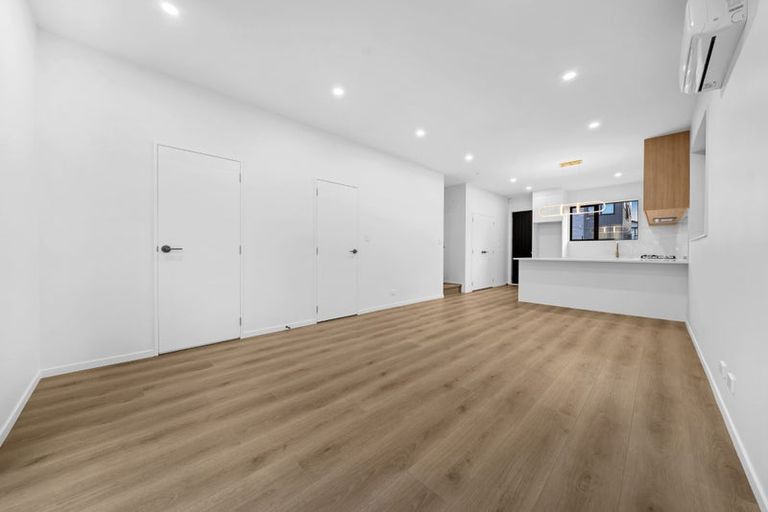 Photo of property in 22 Whare Kauri Road, Papakura, 2110