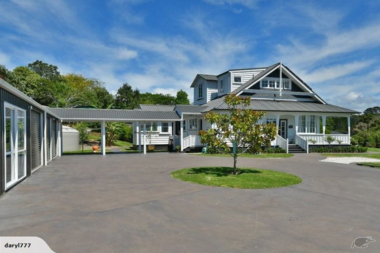 Photo of property in 56 Roberts Road, Matakatia, Whangaparaoa, 0930
