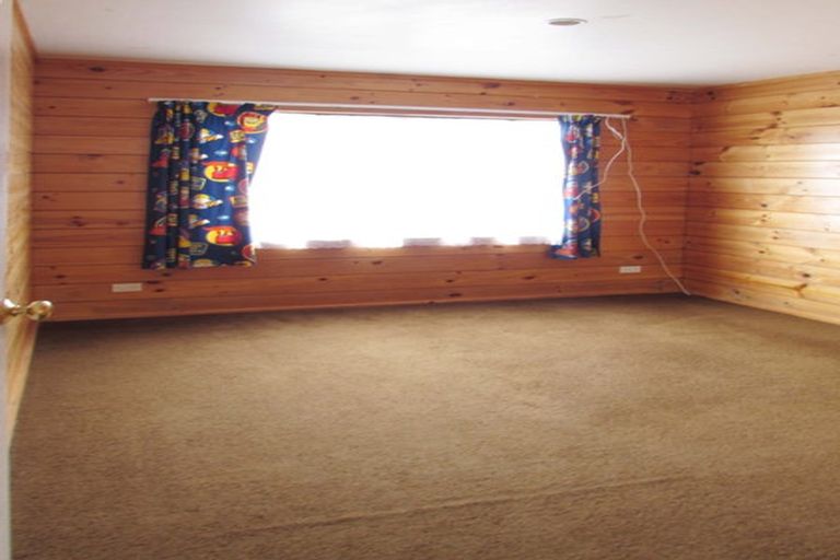 Photo of property in 1a Wing Crescent, Papakura, 2110