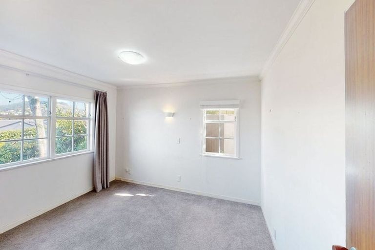 Photo of property in 34 Rama Crescent, Khandallah, Wellington, 6035