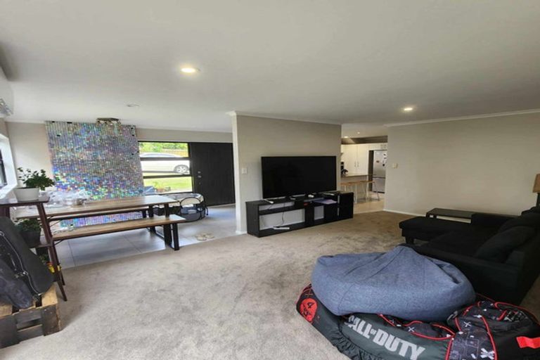 Photo of property in 86a Barrys Road, Glendene, Auckland, 0602