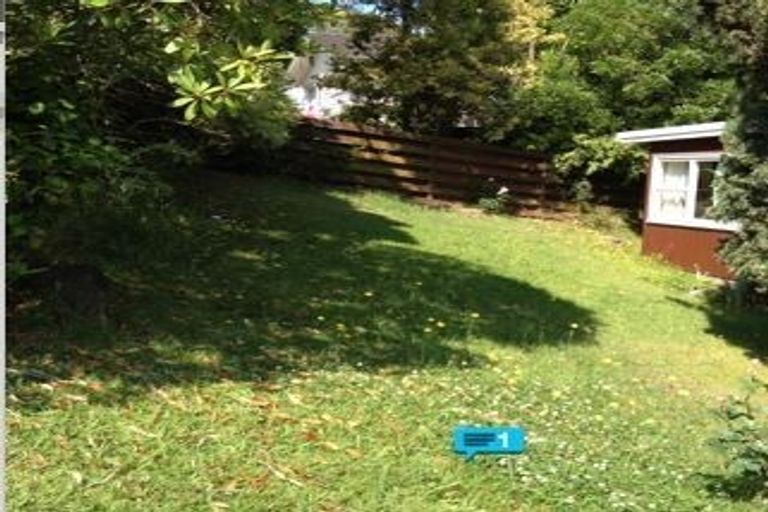 Photo of property in 1/1 Nea Place, Hillcrest, Auckland, 0627