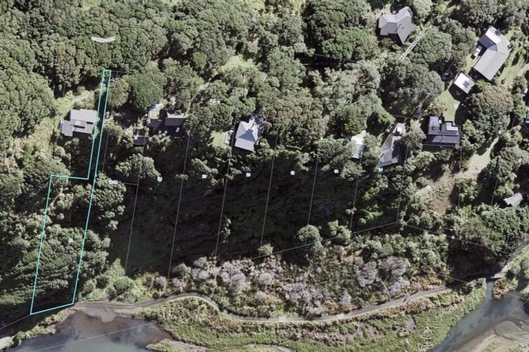 Photo of property in 30 Watchmans Road, Karekare, Auckland, 0772