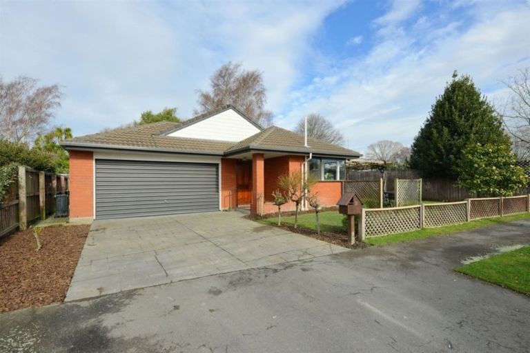 Photo of property in 2/39 Greenock Street, Redwood, Christchurch, 8051