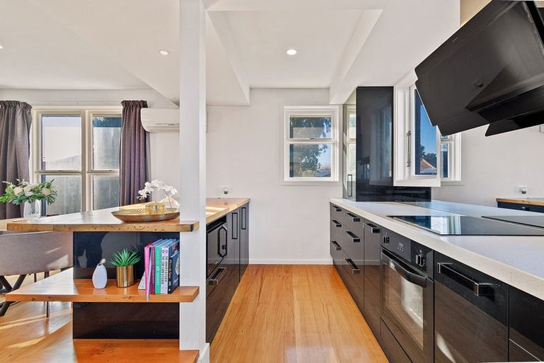 Photo of property in 9 Oakhampton Street, Hornby, Christchurch, 8042