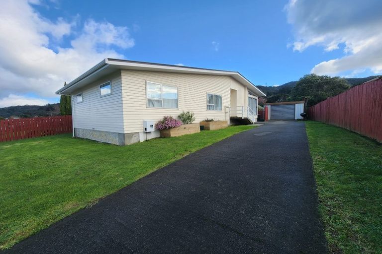 Photo of property in 303 Wellington Road, Wainuiomata, Lower Hutt, 5014