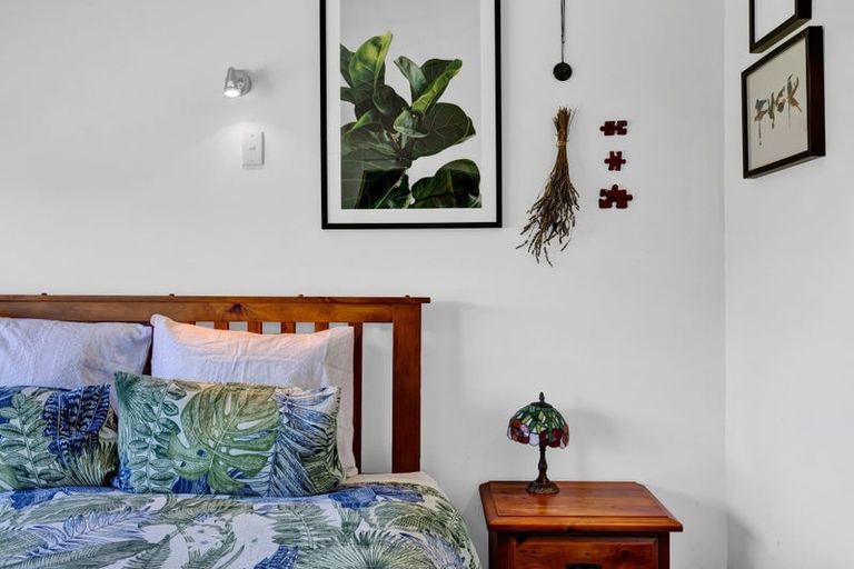 Photo of property in 10 Kamahi Avenue, Hawera, 4610