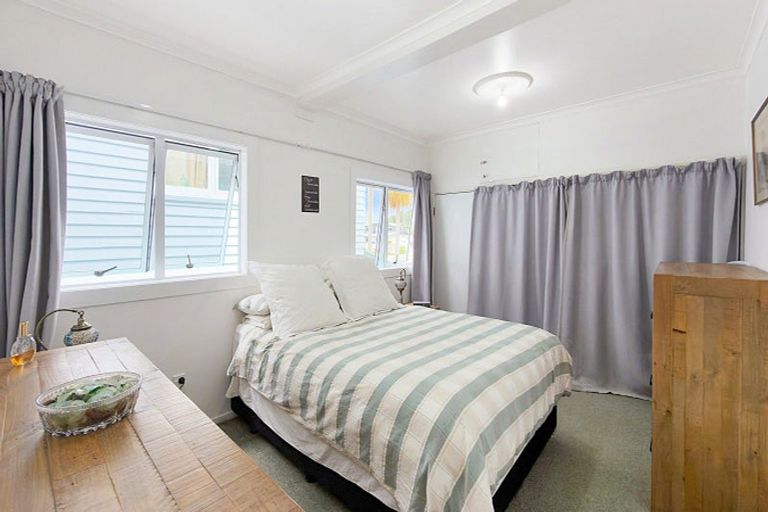 Photo of property in 11 Tatahi Street, Te Puru, Thames, 3575