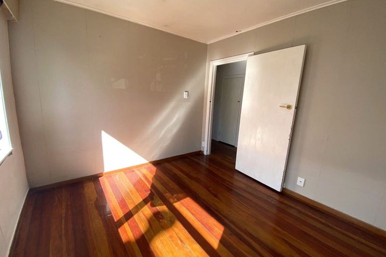 Photo of property in 10 Ribblesdale Road, Henderson, Auckland, 0612