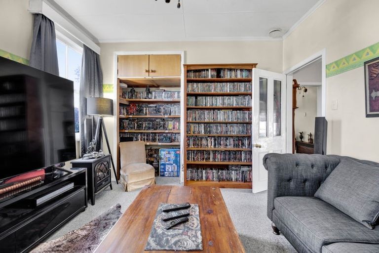 Photo of property in 24 Castle Street, Eltham, 4322