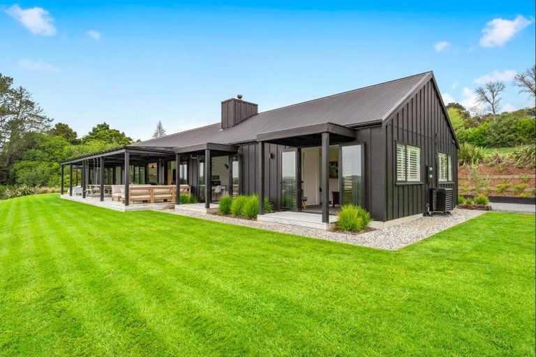 Photo of property in 7 Tamahunga Drive, Matakana, Warkworth, 0985