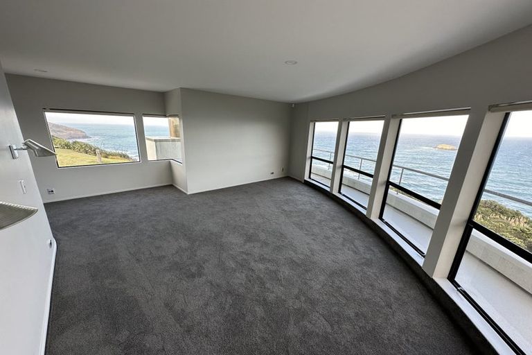 Photo of property in 19 Ngatira Road, Muriwai, Waimauku, 0881