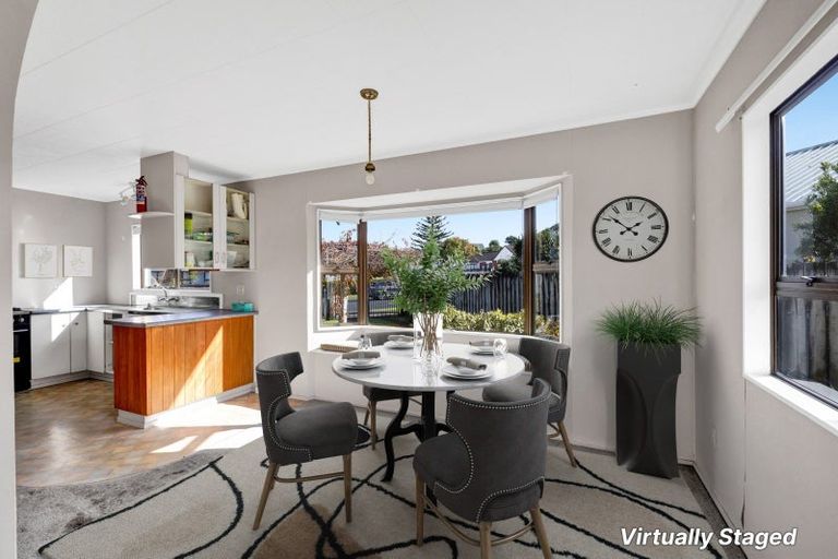 Photo of property in 27 Tiverton Crescent, Whalers Gate, New Plymouth, 4310