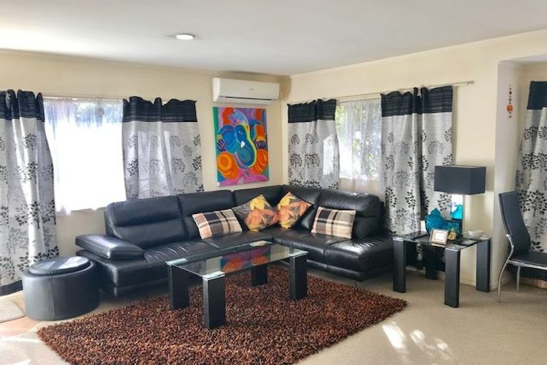 Photo of property in 4/43 Fruitvale Road, New Lynn, Auckland, 0600