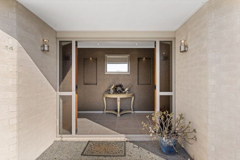 Photo of property in 44 Gibson Place, Papamoa Beach, Papamoa, 3118